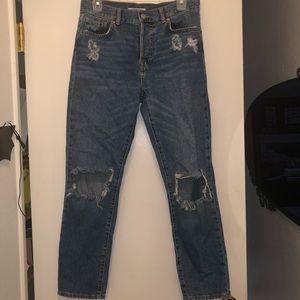 2/$20 FOREVER 21 distressed jean size 27